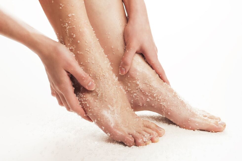 Sea salt has proven to be effective in treating toenail fungus. 